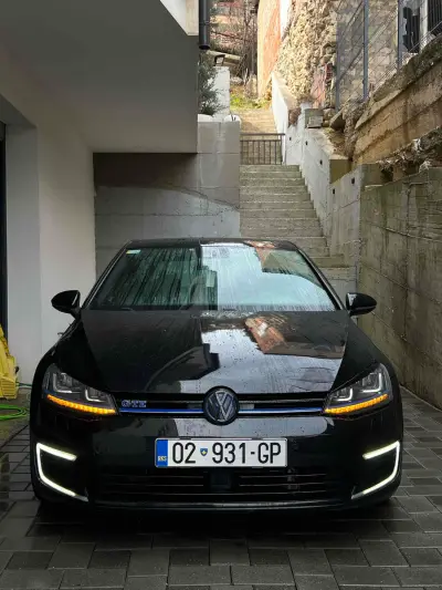 Vw Golf Vii 2015 Benzin/Elektro-PlugIn në Prishtinë