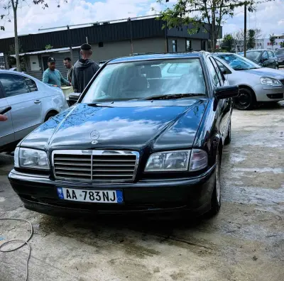 Mercedes-benz C-klasse 2000 Diesel në null