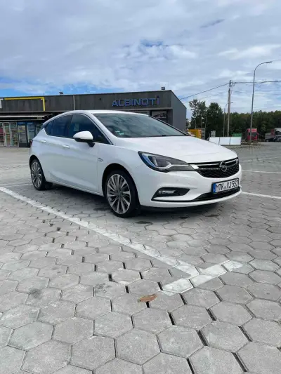 Opel Astra Pkw 2016 Petrol në Kacanik