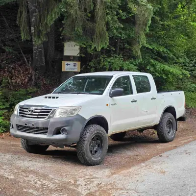 Toyota Hi-lux 2013 diesel në Peja