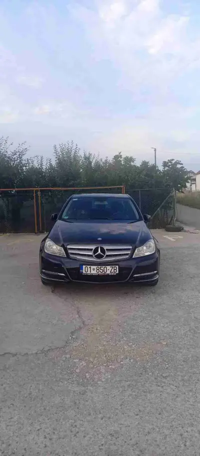 Mercedes-benz C 200 2011 diesel në Fushe Kosove