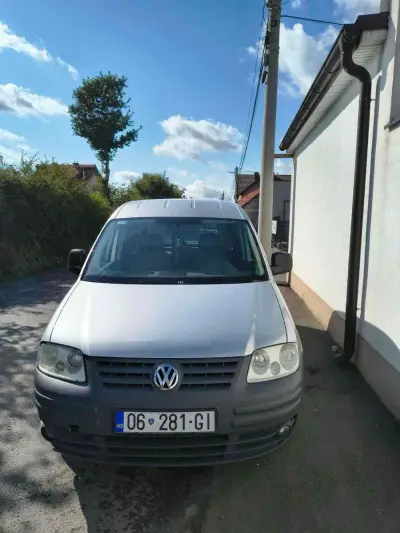 Vw Caddy 2005 diesel në Ferizaj