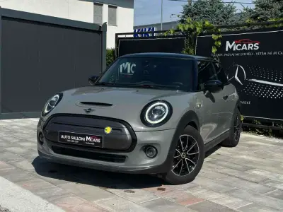 Mini Cooper 2020 electric në 250, Skënderbeu, Suharekë, Municipality of Suharekë / Suva Reka, District of Prizren, 23000, Kosovo
