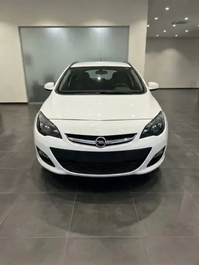 Opel Astra 2013 diesel në Fushe Kosove