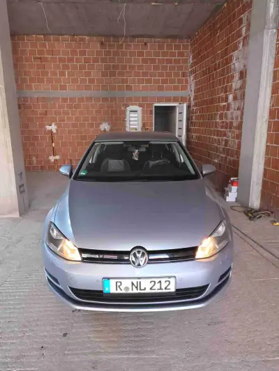 Vw GOLF VII DIESEL 5 Türer 2015 në Regensburg
